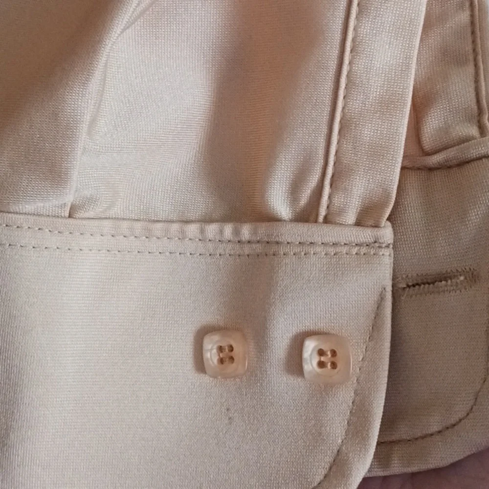 Vintage 70s Van Heusen nylon button down retro shirt - Picture 10 of 11